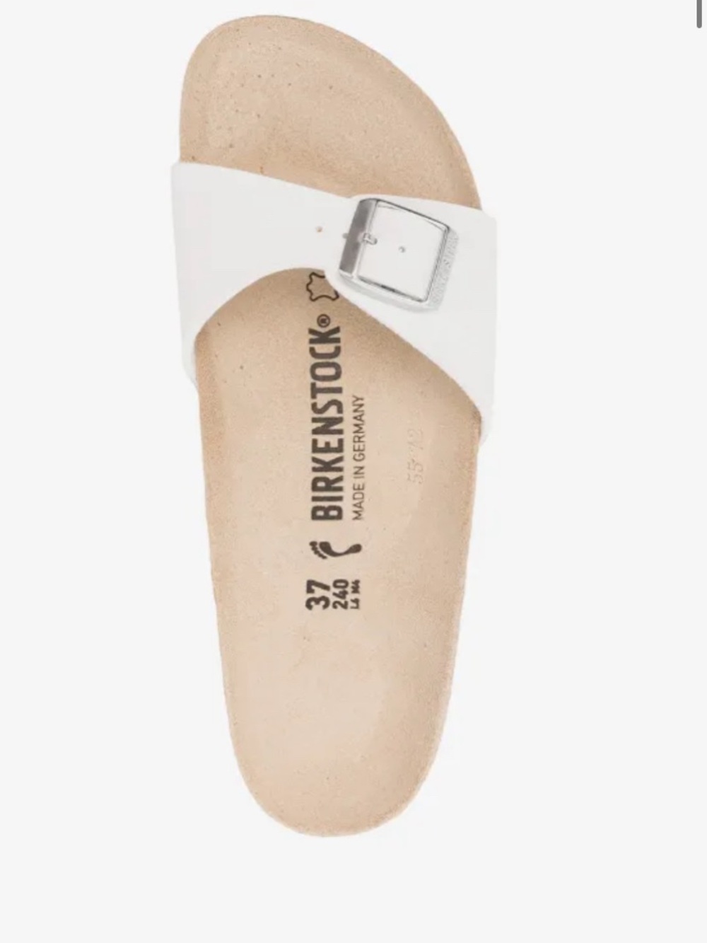 Birkenstock single-buckle sandals